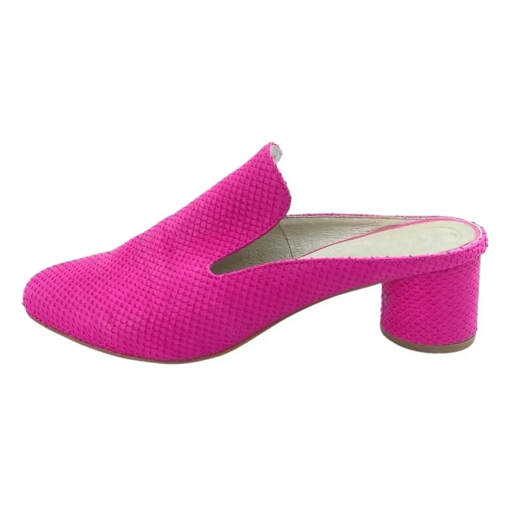 Intentionally Blank Women's Pink Closed Toe Slip On Heeled Mules Clogs Size 8